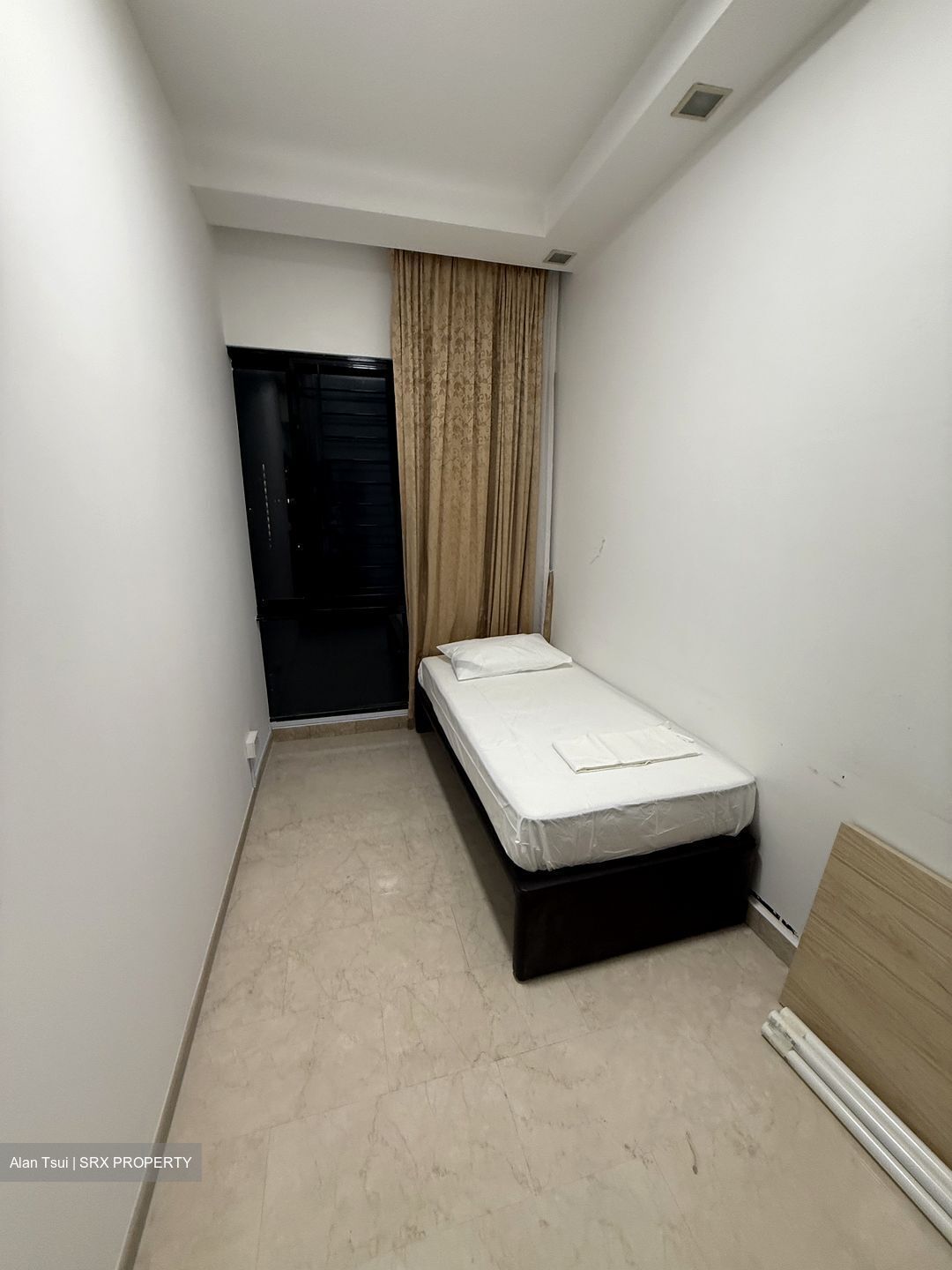 Simsville (D14), Condominium #575182881